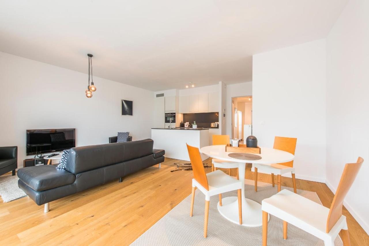 Modern Apartment With Terrace Near The Beach Oostende Exteriör bild